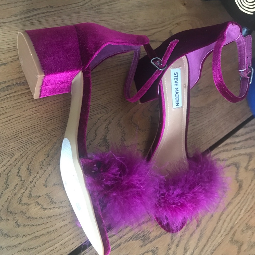 Purple velvet sandal